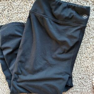Gaiam active capri leggings